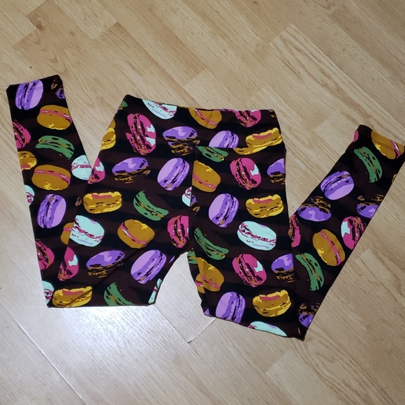 LulaRoe Macaroon leggings - Picture 2 of 3